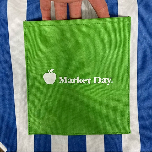NWT 2 Market Day Totes- Photo Bag and Circular Drawstring Bag - Picture 12 of 16